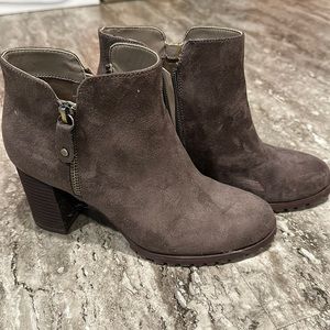 Brown ankle booties size 6